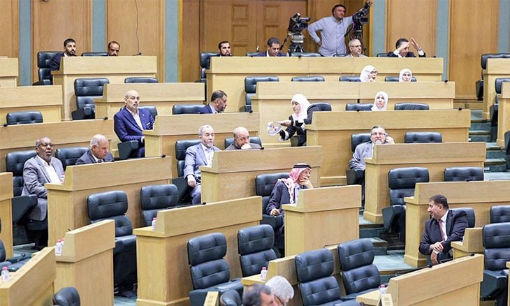 الأردن: نقاشات حول سطوة الحكومة على البرلمان بعد التصويت على المادة 2 من قانون «الملكية العقارية»