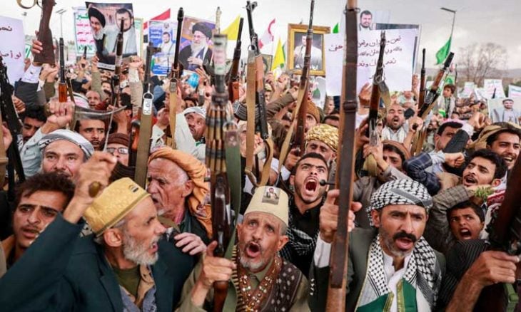 الحوثيون يعلنون استهداف ناقلة نفط سعودية أمام ميناء ينبع في البحر الأحمر- (فيديو)