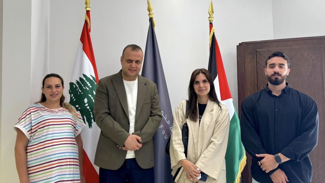 مؤسسة محمود عباس تستقبل وفدًا من ادارة جامعة  الجنان