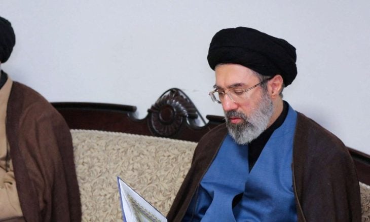 خامنئي يسمّي قيادته العسكرية: عبداللهي للأركان ووحيدي للحرس الثوري