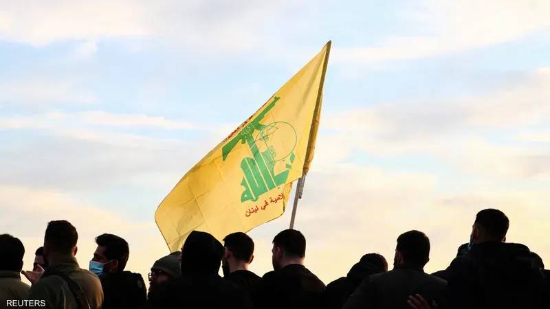 إشارة إلى انقسام داخل الحزب؟