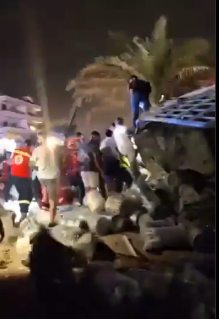 بعد انقلاب "البيك آب" عند مفرق سبلين... الدفاع المدني ينتشل 5 ضحايا