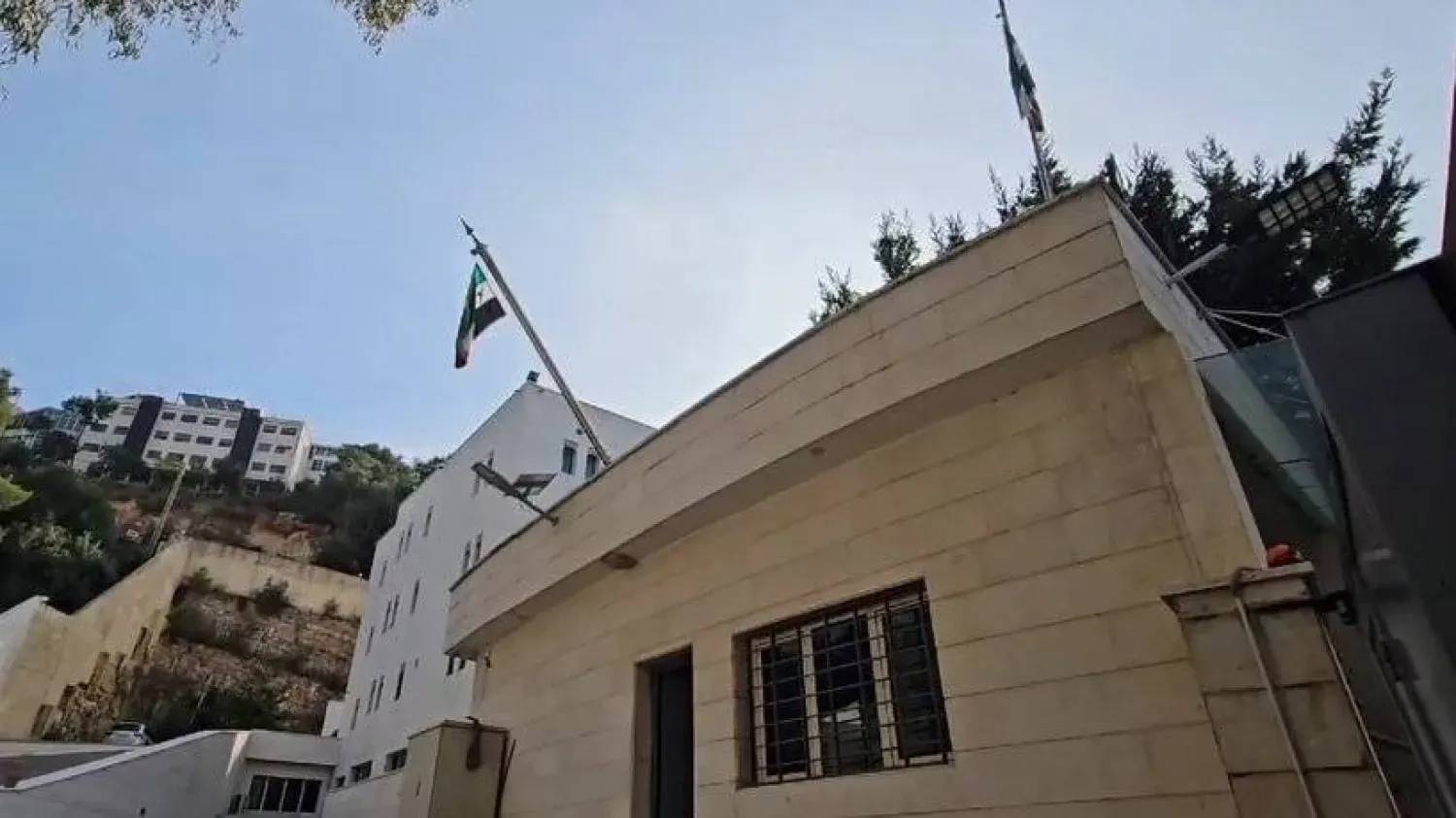 السفارة السورية تستدعي رجال دين!