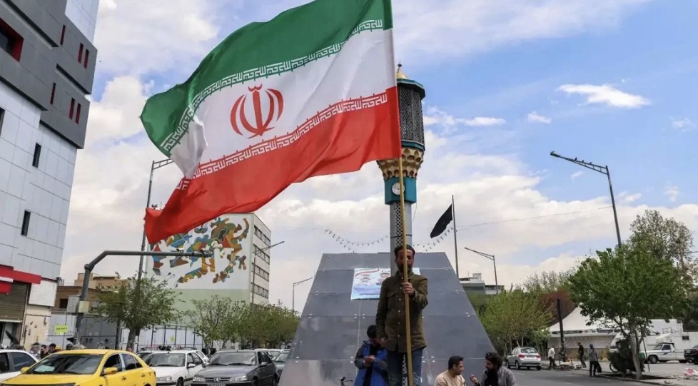 "دفاع مشروع"... طهران تبرّر ردها على واشنطن