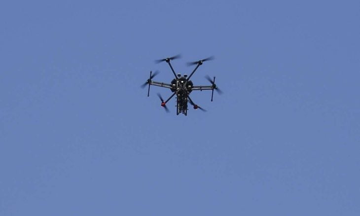 الاحتلال يواصل القتل بالمسيرات… ومركز حقوقي يوثق 15 خرقا طالت منشآت مدنية في غزة