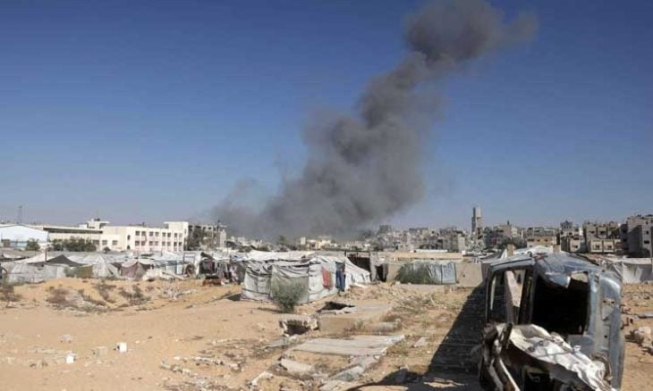 استشهاد فلسطينية وجنينها وإصابة 9 آخرين في قصف إسرائيلي على مواصي خان يونس