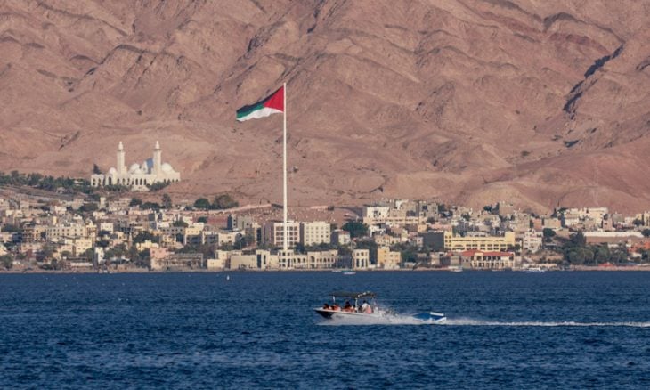 الأردن… إصابة 11 شخصا بالاختناق جراء تسرب لغاز الأمونيا في مدينة العقبة