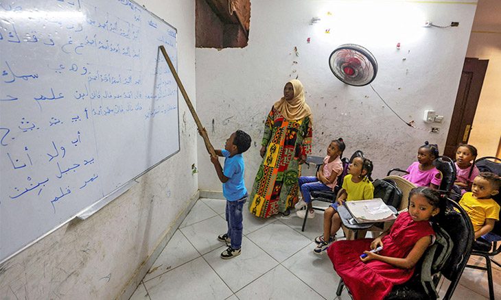 أطفال اللاجئين في مصر مهددون بالحرمان من الدراسة