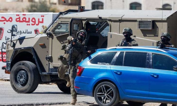إسرائيل تعتقل 53 فلسطينيا في بلدة بدو عقب هجوم “حلميش”- (فيديو)