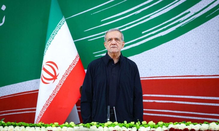 بيزشكيان: المرشد الأعلى يدعم المقترح الجديد بشأن هرمز