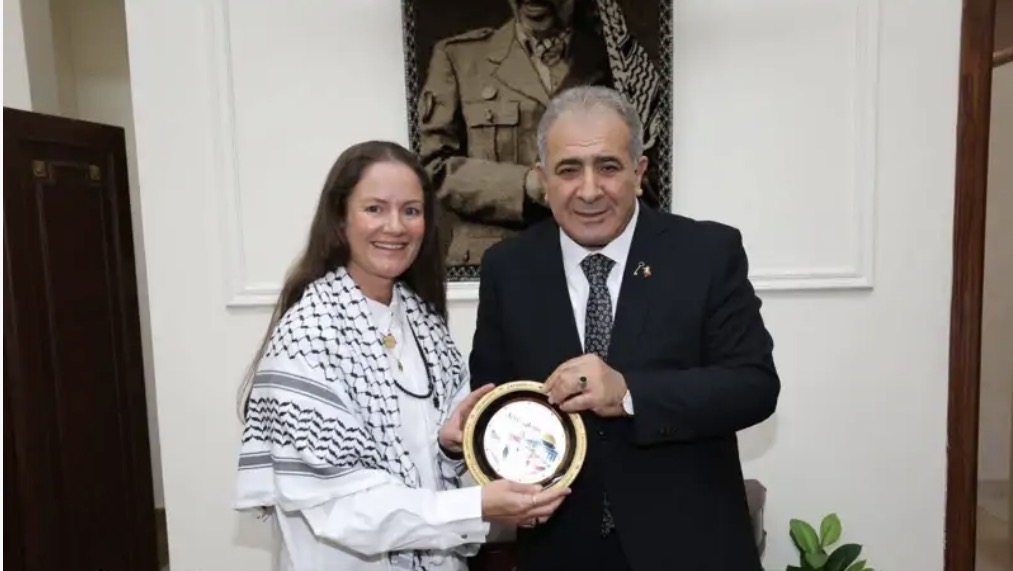 السفير الاسعد يستقبل ناشطة جنوب افريقية متضامنة مع الشعب الفلسطيني