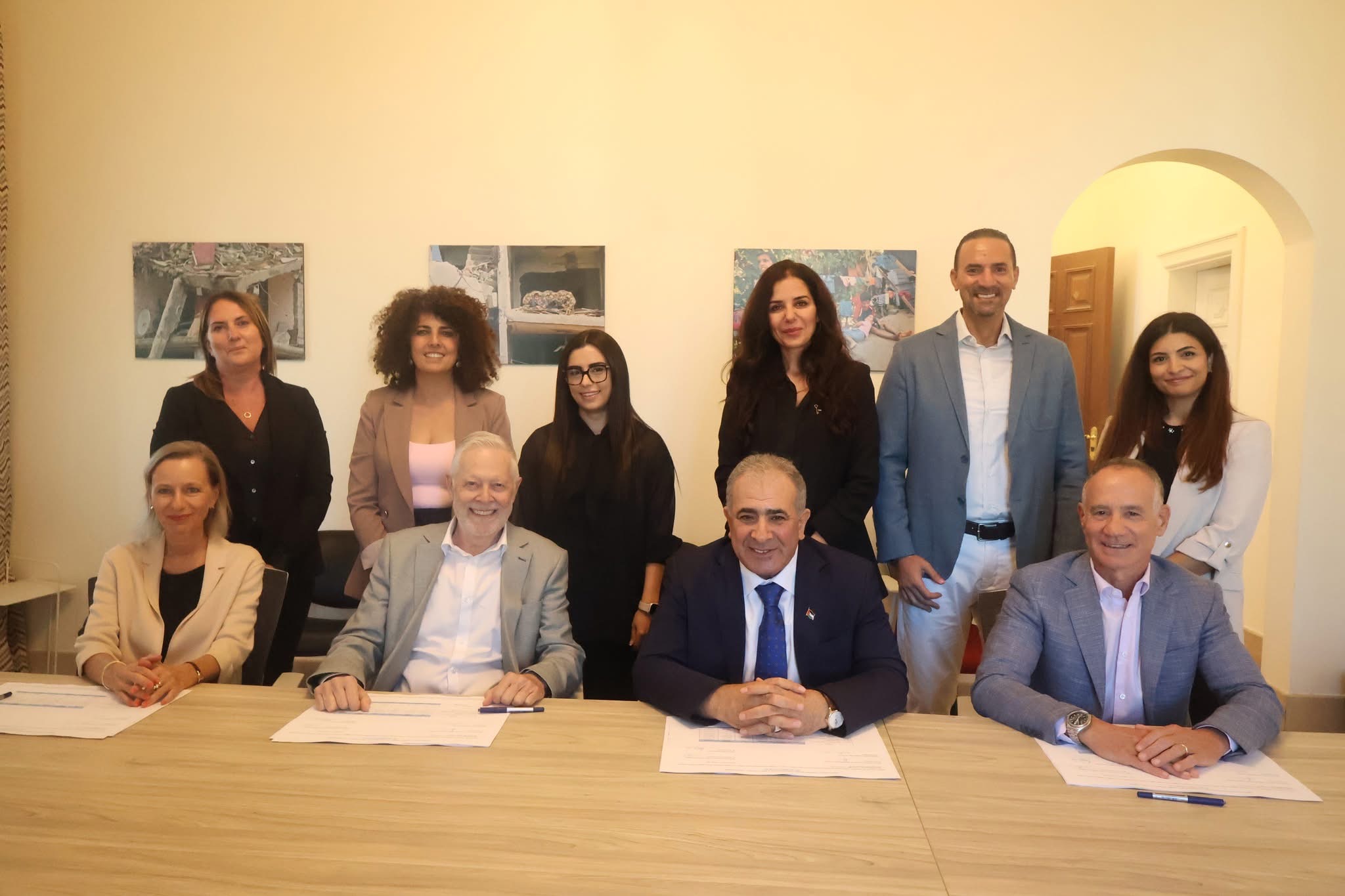 توقيع على خطة عمل البرنامج الفلسطيني في اليونيسف 2026 -2027. ( لجنة الحوار اللبناني الفلسطيني /سفير فلسطين / و ممثل اليونيسيف.