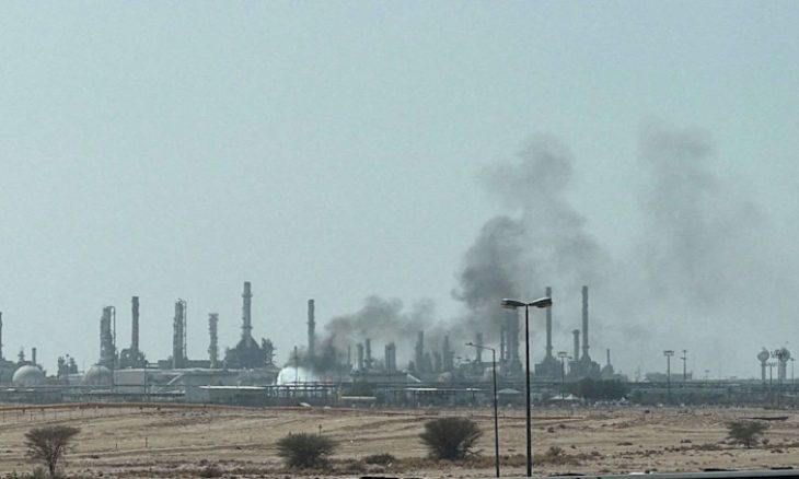 السعودية تقر بأنها تواجه “اختبارا حقيقيا” جراء هجمات الحوثيين .. وإيران تدعو للحوار