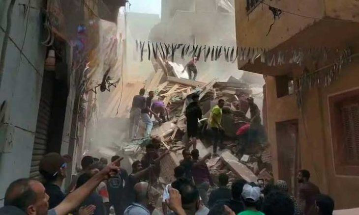 مصرع 6 أشخاص وإصابة 7 إثر انهيار عقار في القاهرة