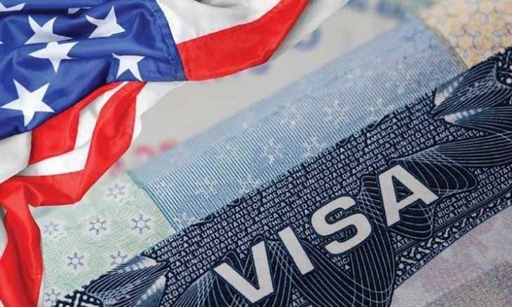 إدارة ترامب تقول إنها ألغت أكثر من 300 ألف تأشيرة