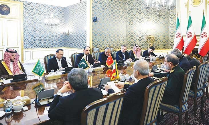 قمة طهران تبحث «شبكة إقليمية لعدم الاعتداء»… وأمريكا تدرس هجوما واسعا على إيران