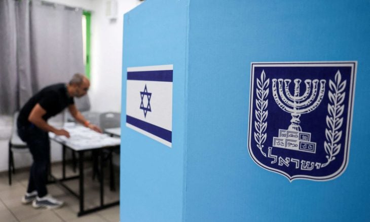 انتخابات إسرائيل: معسكر نتنياهو يحصل على 54 مقعدا وآيزنكوت 47 والعرب 19 بعد فرز 70% من الأصوات