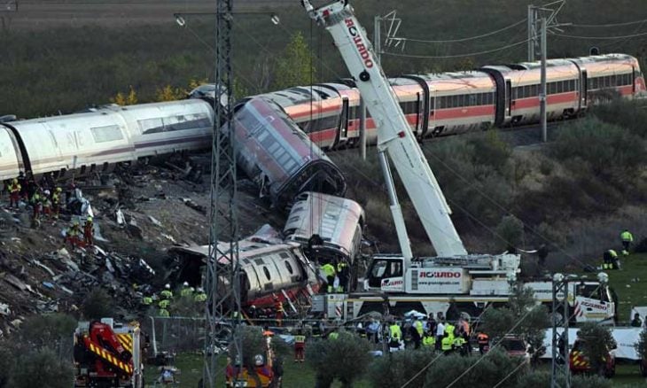حداد في إسبانيا بعد مقتل 69 شخصا باصطدام قطارين